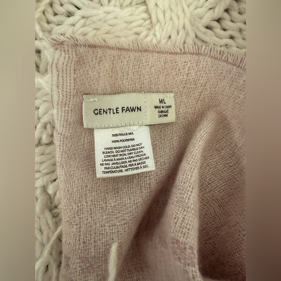 ✨Gentle Fawn cream and pink shawl in good/fair condition. ✨ - Picture 7 of 7